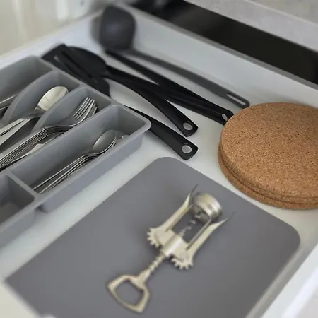 Charming Seaside Escape *