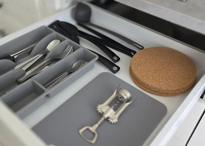 Charming Seaside Escape *